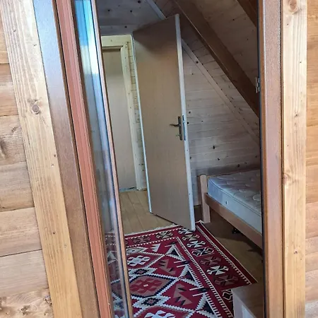 Suvi Vrh Mountain Alpesi faház *