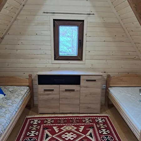 Suvi Vrh Mountain Alpesi faház Gacko
